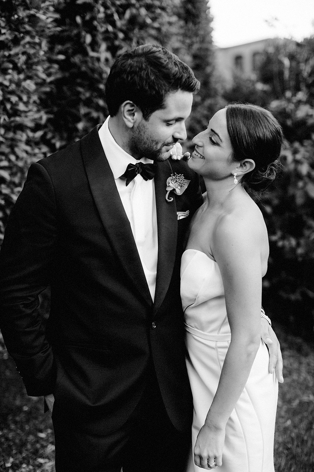 roundhouse wedding, roundhouse beacon ny, hudson valley wedding venue, lev kuperman, roundhouse wedding photographer